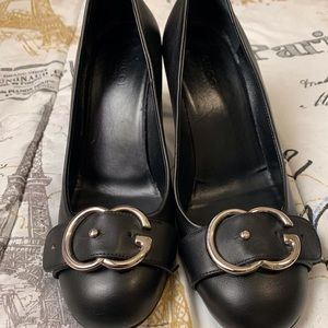 Gucci Black Leather Pumps with Silver Buckle